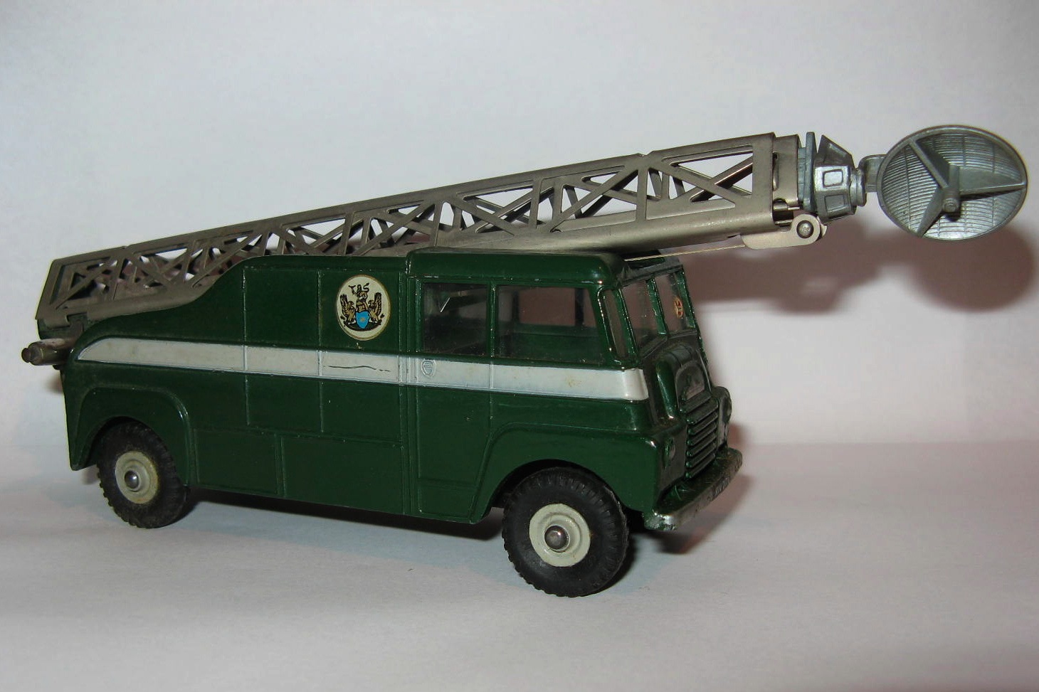 969 B.B.C. EXTENDING MAST.jpg